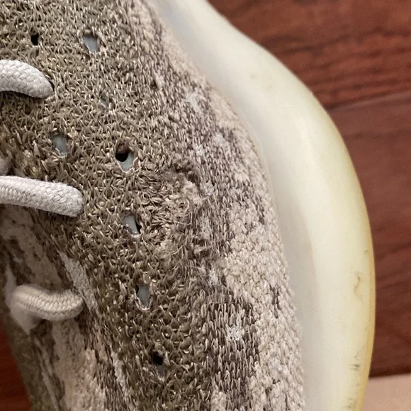 Yeezy Boost 380 - Picture 4 of 11